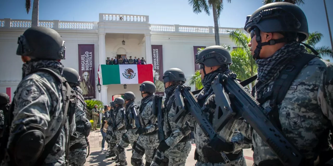 CONMEMORAN 214 ANIVERSARIO DE LA INDEPENDENCIA DE MÉXICO CON DESFILE MILITAR