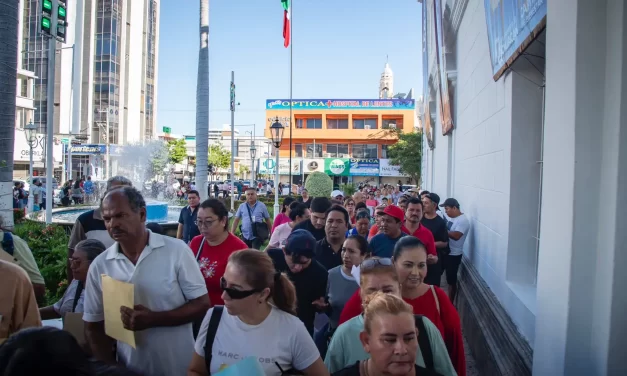 CON MUCHA AFLUENCIA INICIA EL TERCER DÍA DEL PROGRAMA DE APOYO ECONÓMICO EMERGENTE