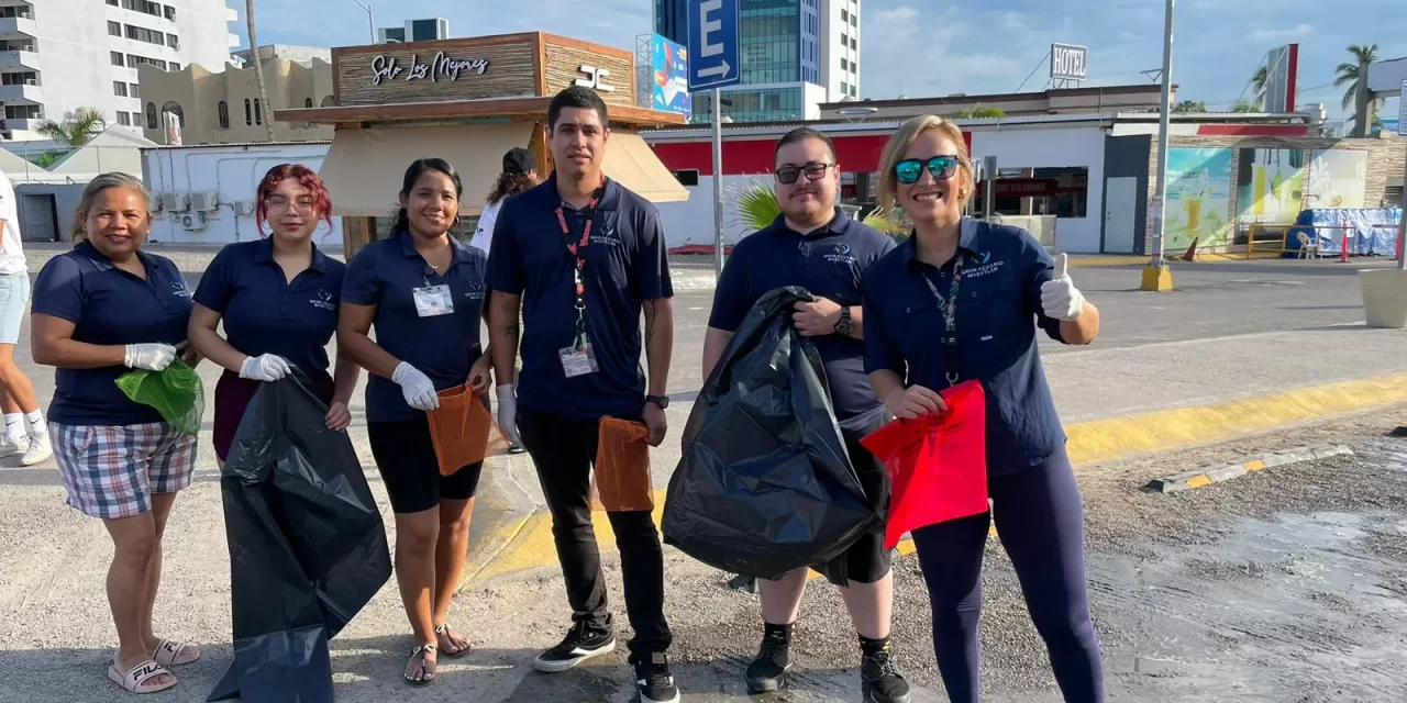 GRAN ACUARIO SE UNE A LA LIMPIEZA DE PLAYAS CON LA OAP, SONRÍE A MAZATLAN Y ZONAMAZ