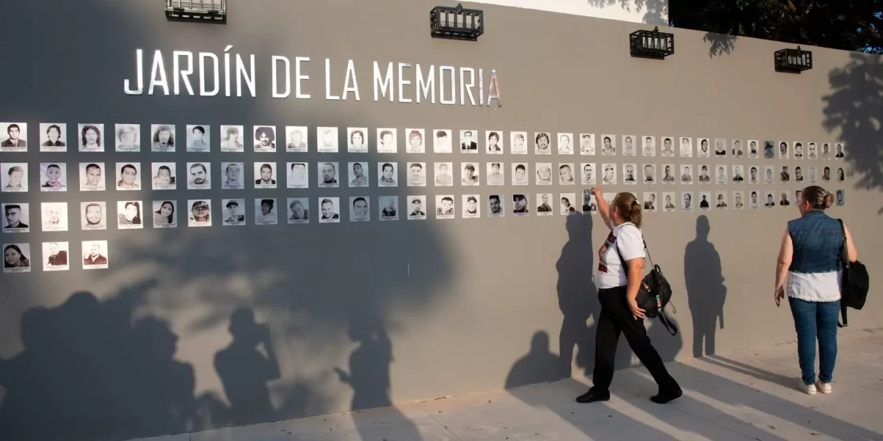 INAUGURAN JARDÍN DE LA MEMORIA