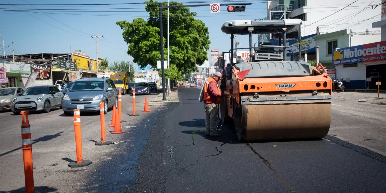 INICIAN TRABAJOS DE REENCARPETADO EN BULEVAR MADERO PARA MEJORAR LA MOVILIDAD Y SEGURIDAD VIAL