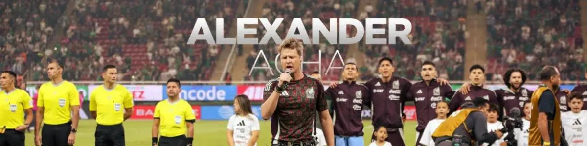 ALEXANDER ACHA POR SEGUNDA OCASIÓN ENTONÓ CON MUCHO HONOR EL HIMNO NACIONAL MEXICANO