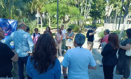 VISITAN EL GRAN ACUARIO DE MAZATLÁN