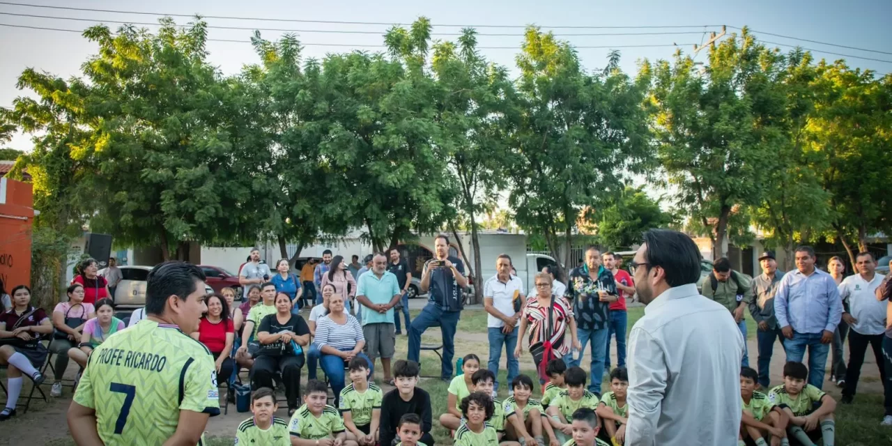 JUAN DE DIOS GÁMEZ INICIA CONSTRUCCIÓN DE CANCHA DE PASTO SINTÉTICO EN FRACCIONAMIENTO LOS ÁNGELES