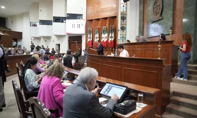 AVALAN DIPUTADAS Y DIPUTADOS REFORMA QUE PERMITE AL ESTADO RETOMAR CONTROL DE VÍAS FÉRREAS PARA SERVICIO DE PASAJE