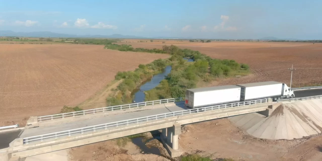 AVANCE DEL 97 % LLEVA CONSTRUCCIÓN DE PUENTE ELEVADO EN LA CARRETERA LA CRUZ-POTRERILLOS DEL NOROTE