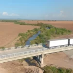 AVANCE DEL 97 % LLEVA CONSTRUCCIÓN DE PUENTE ELEVADO EN LA CARRETERA LA CRUZ-POTRERILLOS DEL NOROTE