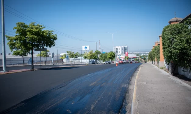 AYUNTAMIENTO REALIZA LABORES DE REENCARPETADO EN LA AVENIDA ÁLVARO OBREGÓN Y AVANZA CON BACHEO EN DIVERSOS SECTORES