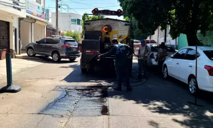 AYUNTAMIENTO DE CULIACÁN TRABAJA EN LABORES DE REENCARPETADO Y BACHEO EN DIVERSOS PUNTOS DEL MUNICIPIO