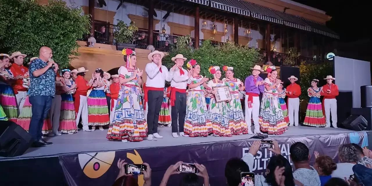 BALLET FOLKLÓRICO DE CULTURA REGALA UNA NOCHE DE COLORES Y TRADICIÓN