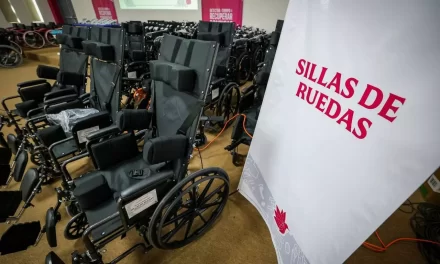 EL SISTEMA DIF SINALOA ENTREGA EQUIPAMIENTO PARA EL CENTRO DE REHABILITACIÓN Y EDUCACIÓN ESPECIAL Y APOYOS FUNCIONALES A PERSONAS CON DISCAPACIDAD