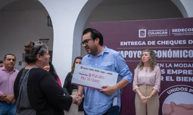 JUAN DE DIOS GÁMEZ SIGUE CON ENTREGA DE APOYOS EMERGENTES; HOY FUE PARA MUJERES EMPRENDEDORAS