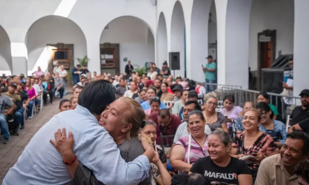 JUAN DE DIOS GÁMEZ ENTREGA LA SEGUNDA ETAPA DE CHEQUES A COMERCIANTES