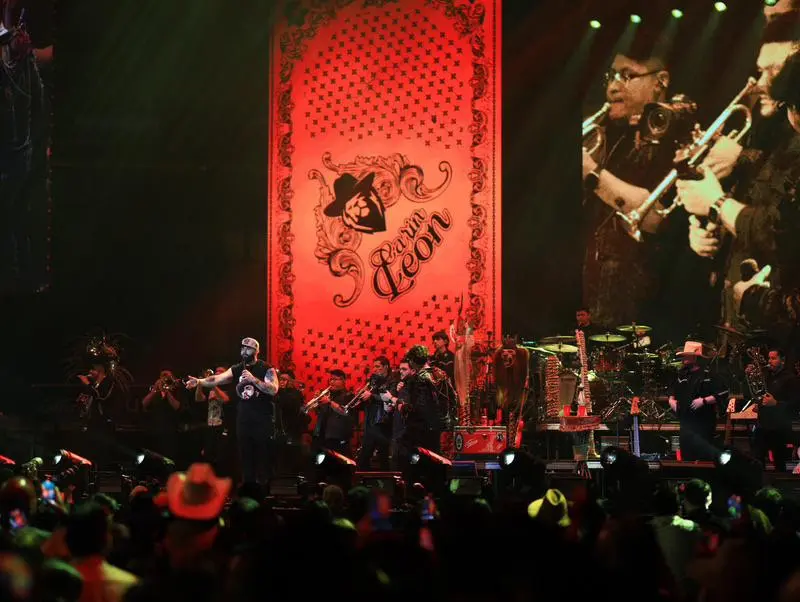 EL LEÓN HIZO RUGIR ANOCHE EL MADISON SQUARE GARDEN DE NUEVA YORK