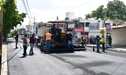 PROGRAMA DE RESTAURACIÓN DE VIALIDADES FORTALECE REENCARPETADOS Y BACHEO EN TODA LA CIUDAD