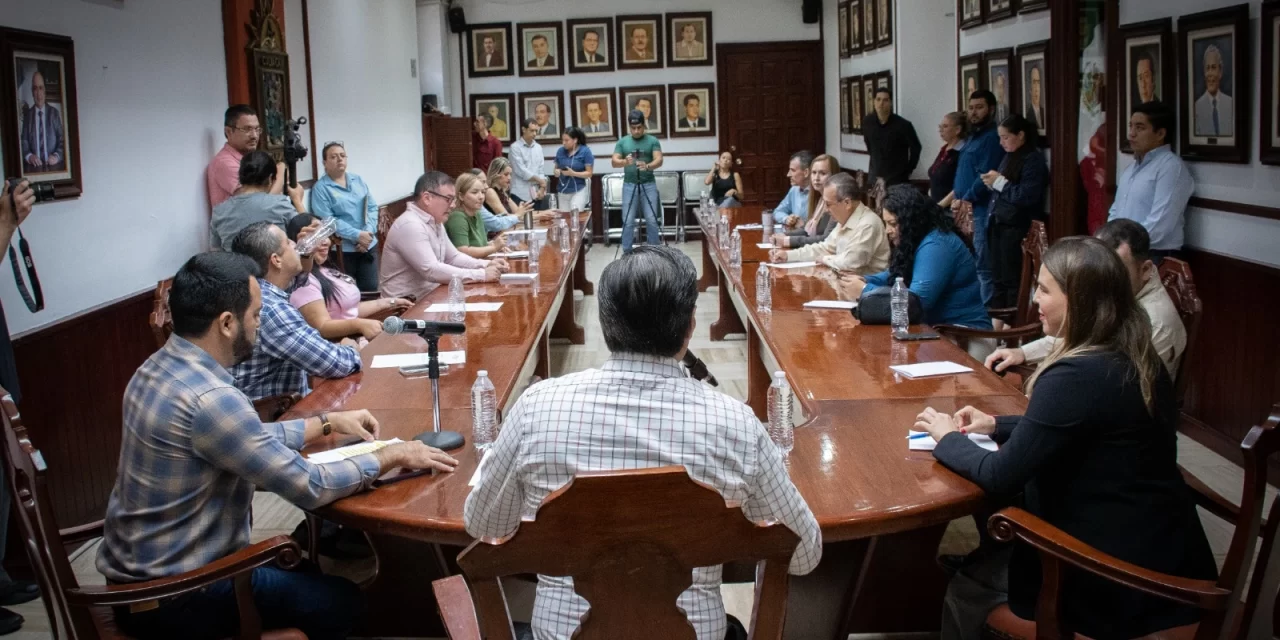 RINDE PROTESTA ROSA EUNICE GUERRERO ZAZUETA COMO REGIDORA SUPLENTE