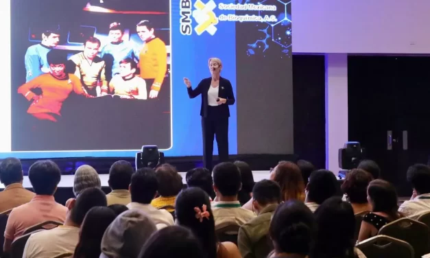 SE ENGALANA MAZATLÁN CON LA VISITA DE LA CIENTÍFICA ESTADOUNIDENSE FRANCES ARNOLD