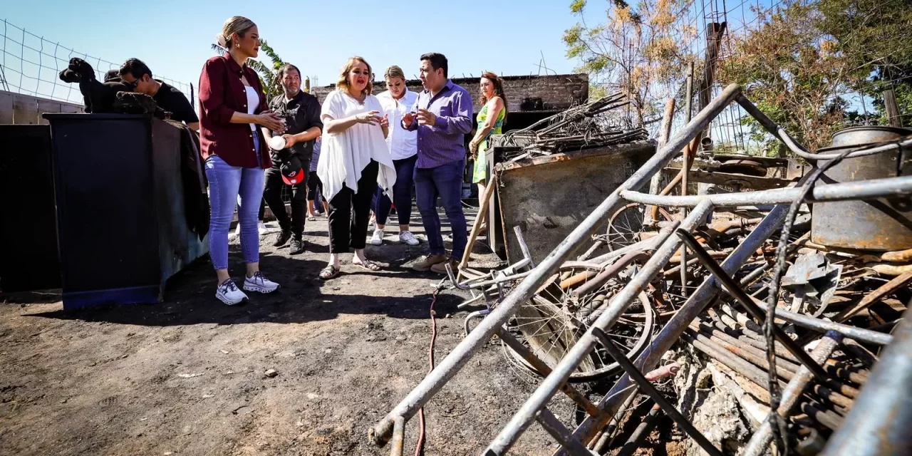 APOYA DIF SINALOA A FAMILIAS AFECTADAS POR INCENDIADO EN LA COLONIA INVASIÓN BUGAMBILIAS DE MAZATLÁN