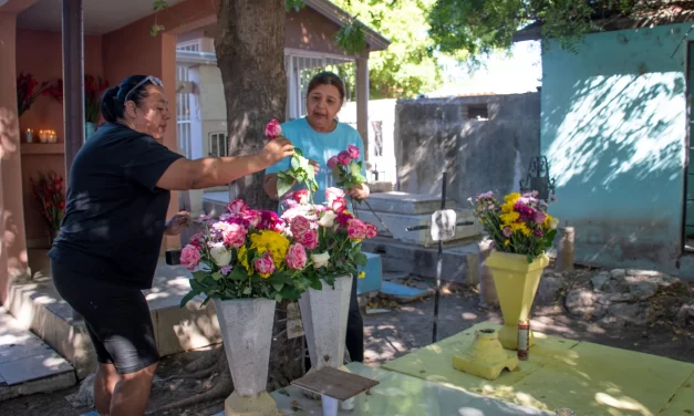 AUTORIDADES DE CULIACÁN SE COORDINAN PARA MANTENER EL ORDEN EN PANTEONES DURANTE DÍA DE MUERTOS