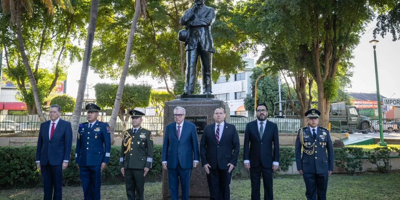 ROCHA MOYA ENCABEZA LA CEREMONIA DEL 114 ANIVERSARIO DEL INICIO DE LA REVOLUCIÓN MEXICANA