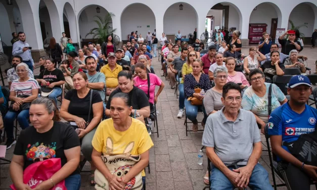 «ES UN INCENTIVO PARA NOSOTROS»: COMERCIANTES DE CULIACÁN AL RECIBIR APOYOS ECONÓMICOS EMERGENTES