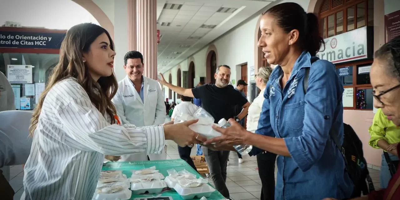 FAMILIAS DE PACIENTES EN EL HOSPITAL CIVIL RECIBEN ALIMENTO CALIENTE A TRAVÉS DE ALAJIBUA DE DIF CULIACÁN