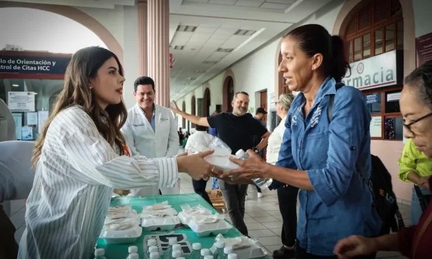 FAMILIAS DE PACIENTES EN EL HOSPITAL CIVIL RECIBEN ALIMENTO CALIENTE A TRAVÉS DE ALAJIBUA DE DIF CULIACÁN