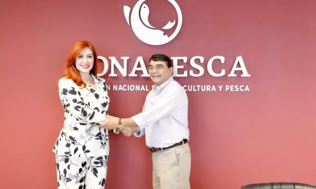 FLOR EMILIA GUERRA MENA CELEBRA ENCUENTRO CON EL NUEVO COMISIONADO NACIONAL DE PESCA Y ACUACULTURA