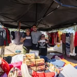 JUAN DE DIOS GÁMEZ RECORRE TIANGUIS LAURELES PINOS Y HACE ENTREGA DE CHEQUES A COMERCIANTES