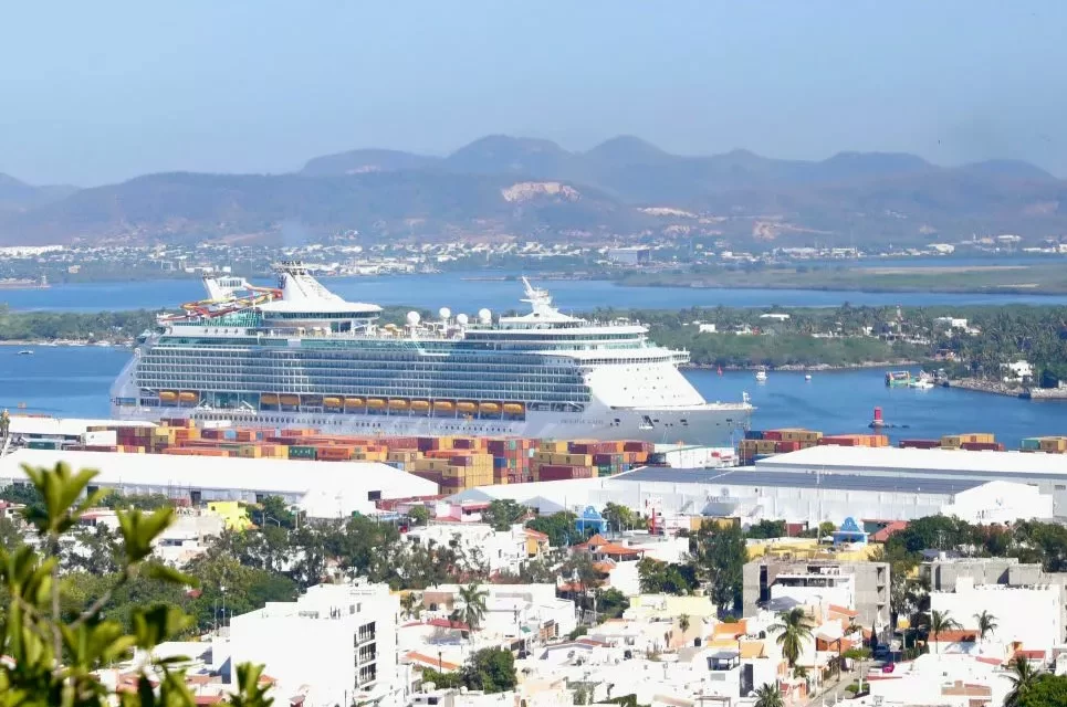 LLEGA A MAZATLÁN EL CRUCERO TURÍSTICO NÚMERO 100