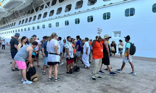 LLEGAN A MAZATLÁN DOS CRUCEROS TURÍSTICOS CON 8,522 PASAJEROS