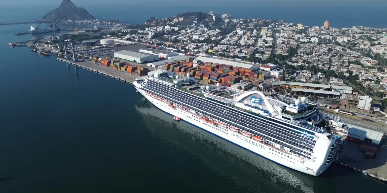 CON 3,056 PASAJEROS LLEGA EL CRUCERO TURÍSTICO “RUBY PRINCESS” A MAZATLÁN