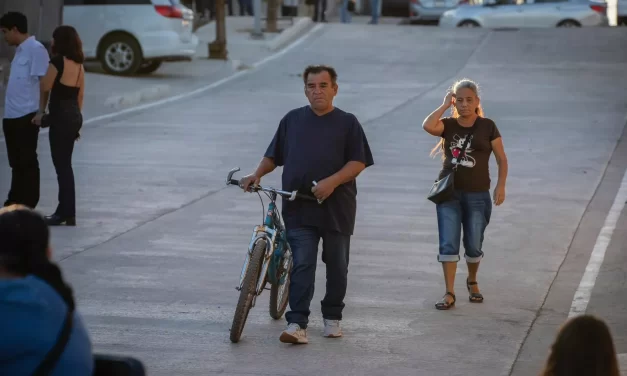 JUAN DE DIOS GÁMEZ ENTREGA PAVIMENTACIÓN DE CALLE NÚMERO 19 EN COLONIA LOMAS DE TAMAZULA