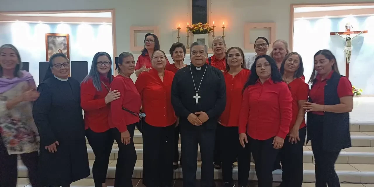 VISITA DEL MONSEÑOR JESÚS JOSÉ HERRERA QUIÑÓNEZ A LA CLÍNICA COMUNIDAD DE SINAÍ