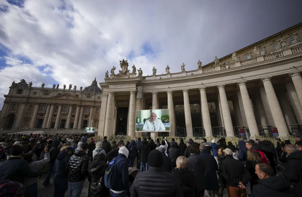 EL PAPA FRANCISCO PIDE ALTO AL FUEGO EN TODOS LOS FRENTES EN SU ORACIÓN ANTES DE NAVIDAD