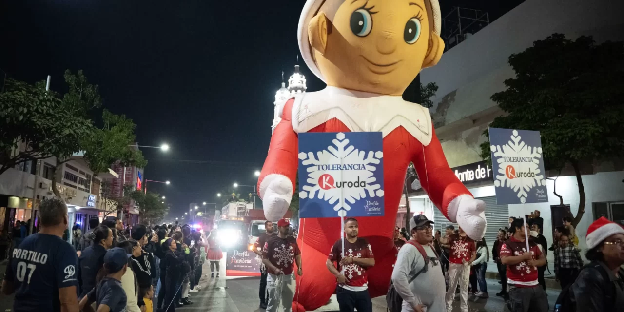 DISFRUTAN FAMILIAS EL GRAN DESFILE NAVIDEÑO CULIACÁN 2024