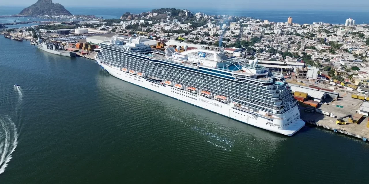 EL DISCOVERY PRINCESS LLEGÓ A MAZATLÁN CON 4,166 PASAJEROS