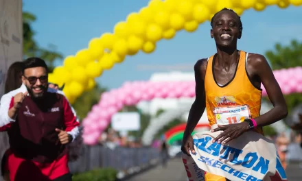 ENCABEZA JCCR BANDERAZO DE SALIDA DEL GRAN MARATÓN PACÍFICO