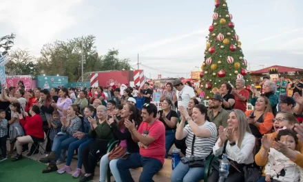 FAMILIAS DISFRUTAN PRESENTACIONES ARTÍSTICAS EN LA VILLA DEL BIENESTAR DE LA VERBENA CULIACÁN