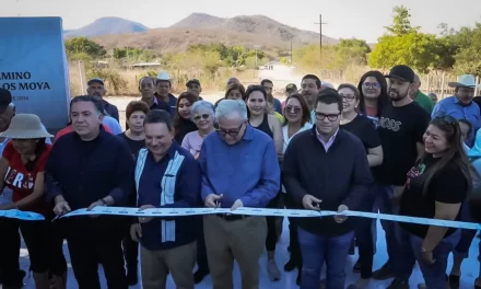 INAUGURA ROCHA CARRETERA DE EL LIMÓN A EL ZAPOTE DE LOS MOYA, EN MOCORITO