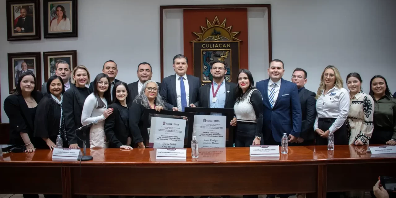 RECIBE MARÍA ISABEL CRUZ BERNAL EL PREMIO MUNICIPAL DE DERECHOS HUMANOS DE CULIACÁN