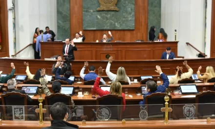 CONGRESO DA LECTURA A INICIATIVA DE SOLICITUD DE CRÉDITO DEL GOBERNADOR RUBÉN ROCHA