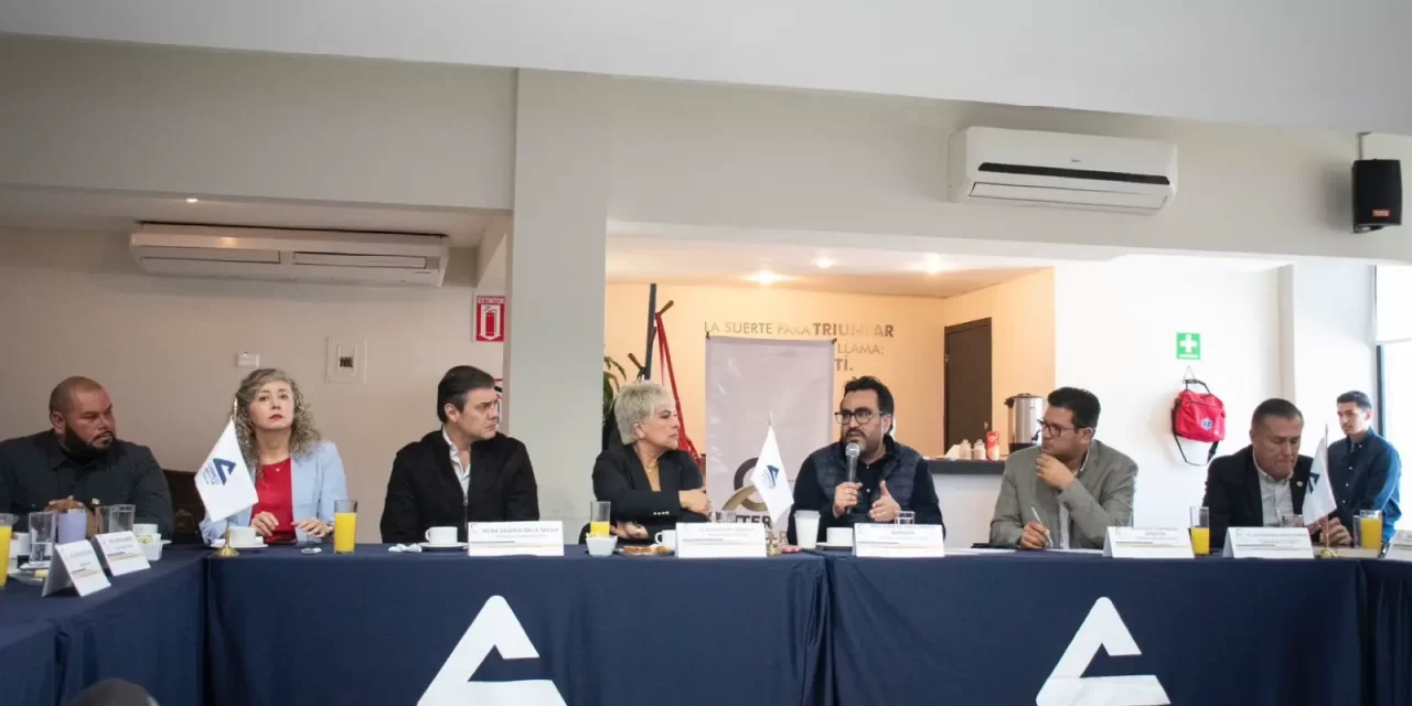 JUAN DE DIOS GÁMEZ ACUERDA TRABAJAR DE LA MANO CON EL SECTOR ECONÓMICO