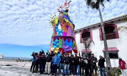 “LA BÚSQUEDA DE LA PERLA” EL ESPECTACULAR MONIGOTE JUNTO A LA CASA DEL MARINO