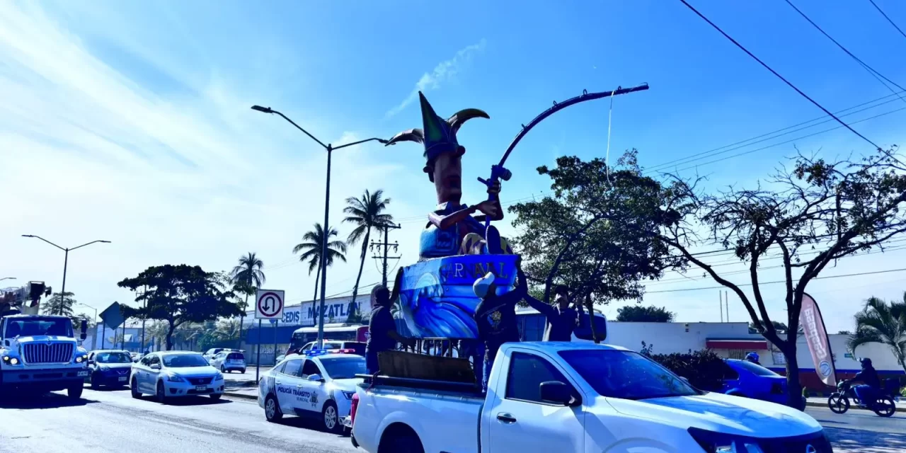 MONIGOTES DE CARNAVAL COMIENZAN A LLEGAR A LLEGAR AL MALECÓN