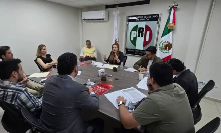 BUSCA DIPUTADA PAOLA GÁRATE CAMINAR DE LA MANO CON JÓVENES EMPRENDEDORES Y EMPRESARIOS DE SINALOA