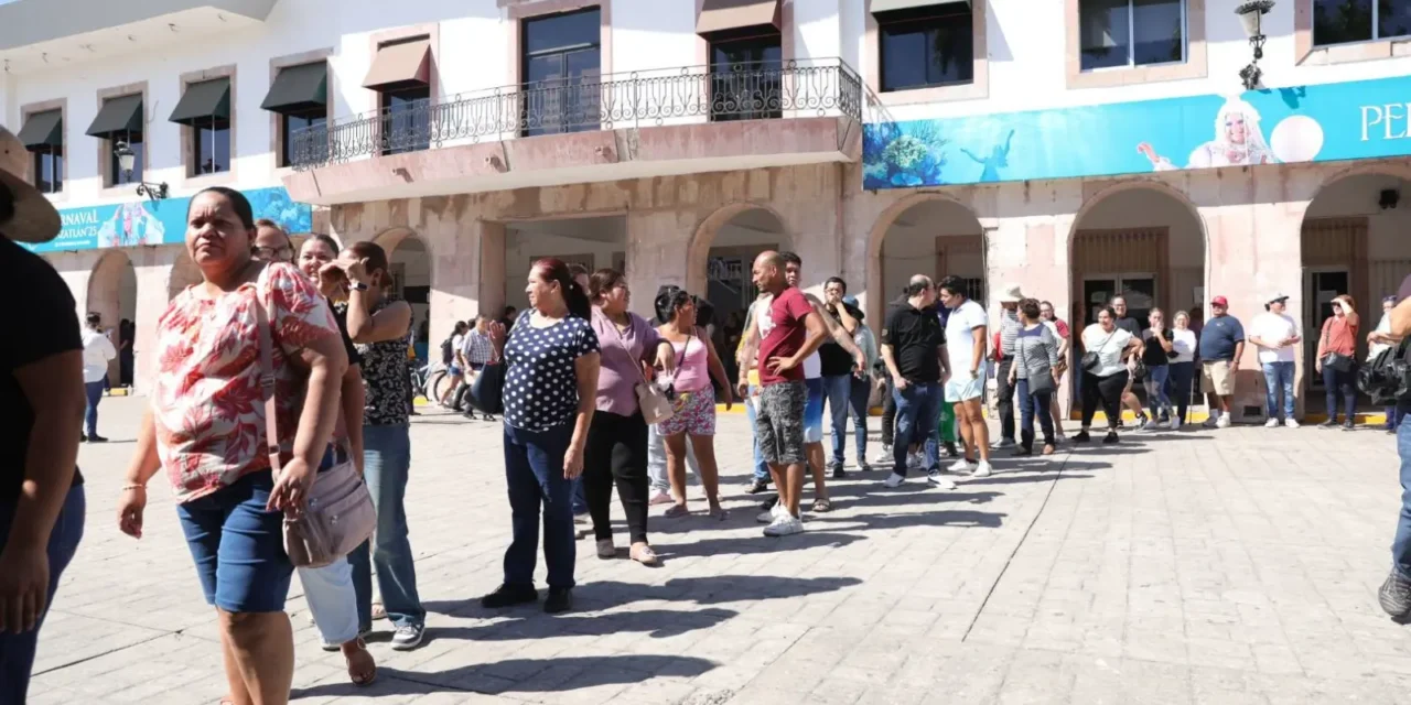 GRAN ALGARABÍA Y EMOCIÓN POR EL CARNAVAL SE VIVE EN MAZATLÁN