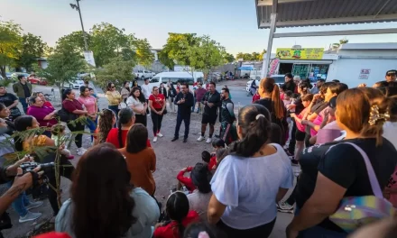 JUAN DE DIOS GÁMEZ HACE NUEVOS COMPROMISOS DE NUEVA TECHUMBRE Y BAÑOS PARA UNIDAD DEPORTIVA DE ALTURAS DEL SUR