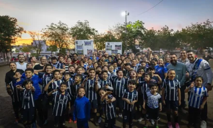 JUAN DE DIOS GÁMEZ SE COMPROMETE A CONSTRUIR CANCHA DE FÚTBOL DE PASTO SINTÉTICO EN UNIVERSIDAD 94 ETAPA II