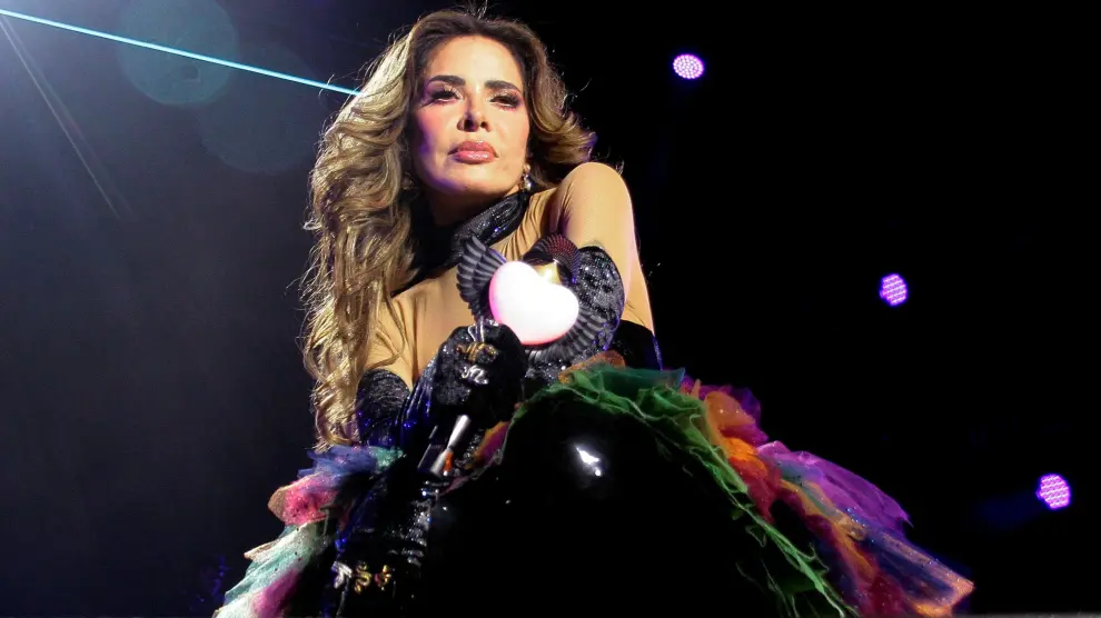 GLORIA TREVI LLEGA A LOS MOCHIS CON UN GRAN CONCIERTO